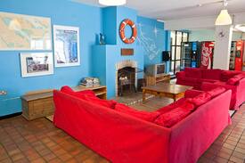 Carlingford Hostel | Carlingford Hostel Private Room Sleeps 2 (#01)