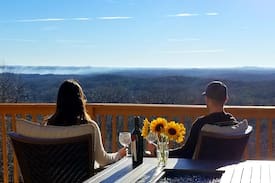 Helen Cabin | Newly Renovated Serenity Ridge Cabin-Helen, GA