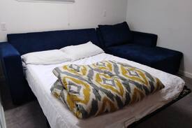 Atlantic City House | Crash Pad near AC Convention Center, bus, & train!