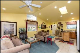 Jurupa Valley House | 1,000 sq ft Entire Private Guest House