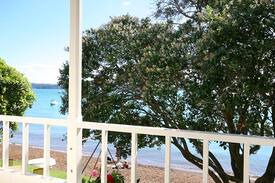 Russell Apartment | The Gables - Stunning Waterfront Apartment