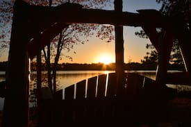 Lake Tomahawk Cabin | Watters Edge Retreat - Lakeside Cabin