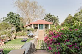 New Delhi Villa | Ramsabagh - Artistic Farm Villa with pool, Delhi