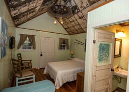 Gatesville House | Buttercup Cabin, A Texas Tiny Cabin