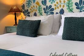 Berea Apartment | Nine On Irvine Guest Cottages - Cabernet Cottage