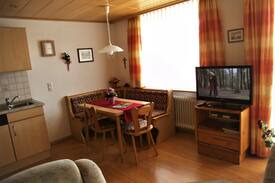 Breitnau Apartment | Ferienhaus Philipp Faller, (Breitnau), Ferienwohnung Margerite, 48qm, 1 Schlafzimmer, max. 2 Personen