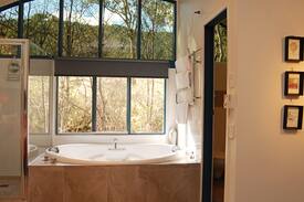 Bright Cabin | The Studio Romantic Cottage -River