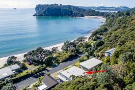 Cooks Beach Apartment | "Salty Towers" Stunning Ocean Views