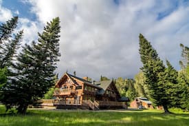 Easton Cabin | Cabin Creek Lodge- Sleeps 40+ Event Venue for 150+