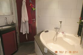 Emden Boat Rental | Hausboot "Sailors Home"