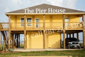 Cedar Lane House | The Pier House in Sargent, TX (close to Houston)