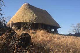 Kaabong House | On the edge of one of the most beautiful National Parks in Uganda