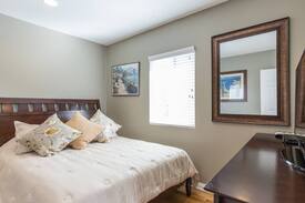 South Redondo Apartment | Casa Pacifico: AC+Parking + 5 min walk to beach!