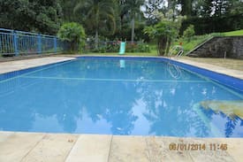 Cisarua Villa | Villa Putih Sangrila Cisarua 6 bed 4 bath