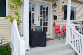 Old Orchard Beach Apartment | Bright Cheery Condo-Walk to Beach-$3900/ 30 days