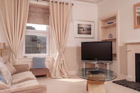 Broughty Ferry Cabin | King's Cottage - Fantastic 2 bed cottage in Broughty Ferry Dundee.