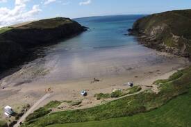 Nolton Cabin | Guillemot Cottage | Pet Friendly on Seafront