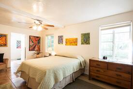Blenman-Elm House | GAIL'S ARTIST RETREAT AND GUEST ROOM