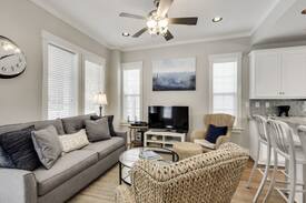 Seacrest Beach Cabin | `Blue Pointe of View` Seacrest Beach Vacation Rental House + FREE BIKES!