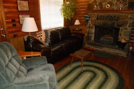 Newport Cabin | Charming Log Cabin on Sacheen Lake.
