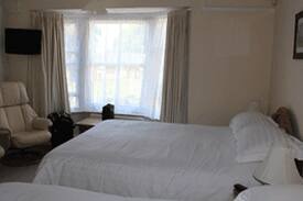Horsham Bed & Breakfast | Alton Guest House