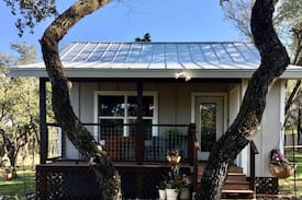 San Marcos Cabin | Rainwater Cottage - Quiet and Convenient