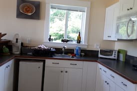 Fanny Bay House | Crow's Nest Guest House