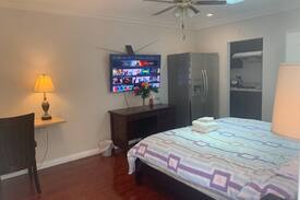 Hacienda Heights Apartment | E )A warm house located at hacienda 华人区哈岗独立进出民宿