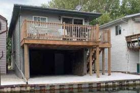 Chatham-Kent Cabin | Mitchell's Bay- Hunter& Fisher Retreat