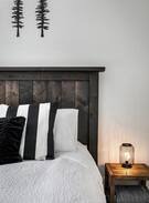 Regional District of Nanaimo Cabin | MACHLEARY HIDEAWAY ( Downtown old city Nanaimo )