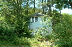 Woodridge Cabin | CHARMING ONE ROOM "GAZEBO" COTTAGE