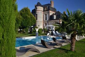 La Vieille-Lyre Bed & Breakfast | Le Château du Mesnil - Suite
