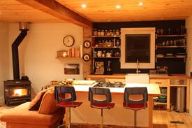 Wakefield Cabin | Cosy Wakefield riverside cottage