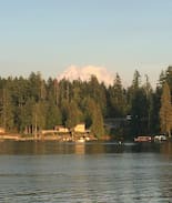 Eatonville House | Waterfront Cottage on Clear Lake