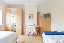 London Borough of Ealing House | GREAT VALUE ROOM- SAVE £££££