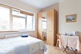 London Borough of Ealing House | GREAT VALUE ROOM- SAVE £££££