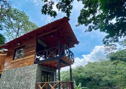 Jarabacoa Cabin | Cabaña ecológica frente al río en Jarabacoa!