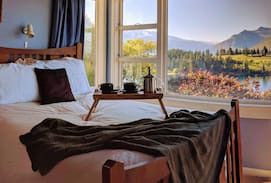 Queenstown House | 'The Nest' Garden Retreat With Panoramic Views