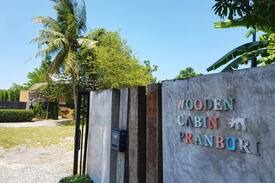 Wang Pong Cabin | Wooden Cabin with Pool, Pranburi