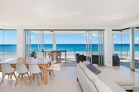 Tugun Apartment | Azure 4 - Absolute Beachfront