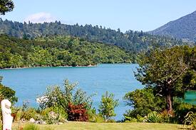 Te Mahia House | Point of View
