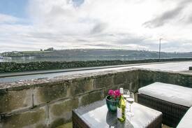 Kinsale Town Centre Cabin | LIVE LIKE A LOCAL! Waterside Cottage--walk to town