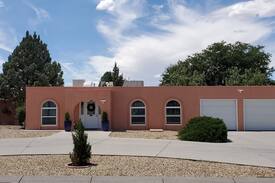 Paradise Hills Civic House | Ivy Garden House - your home away from home