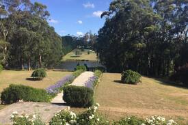 Bundanoon House | Bundanoon Lakehouse - Beautiful Farmhouse Retreat