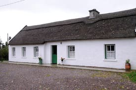 Castlemaine Cabin | The Thatched Cottage on The Wild Atlantic Way