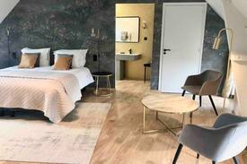 Reville Bed & Breakfast | La Maison Gervaiserie-chambre 3 et petit déjeuner