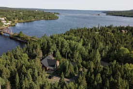 Port Blandford Cabin | Waterfront Home in Port Blandford