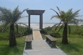 Crystal Beach House | 23 Yards to Sea - BEACHFRONT sleeps 30