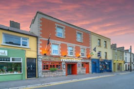 Galway House | Over Massimo - Room 5