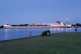Roberts Landing House | Bonfires and freighters!